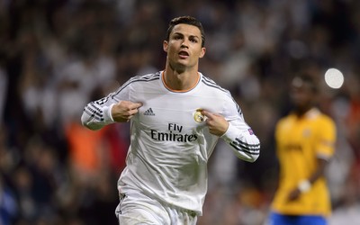 88A8娱乐快讯-于帕梅卡诺被换下时全场欢呼