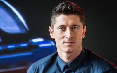 88A8娱乐热评-内马尔任意球击中门柱